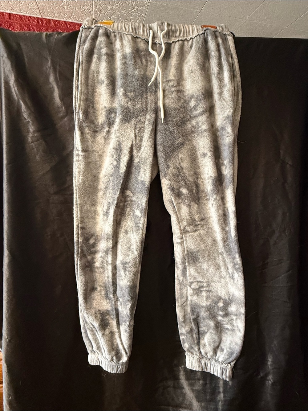 Women’s Gray Tie-Dye Fleece Jogger Pants